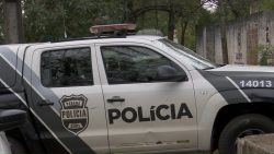 policia-investiga-disparos-feitos-por-vigilante-contra-carros-em-patio-da-rede-estadual-de-saude-no-parana